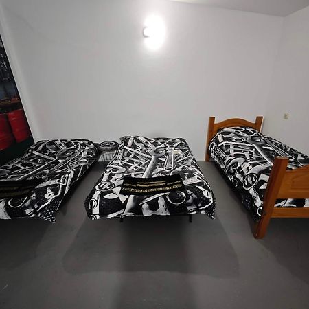 Garage4Me Pool Opcional Hotel Esmoriz Ngoại thất bức ảnh